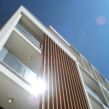 Emerald 202 2 Bedroom Apartment
